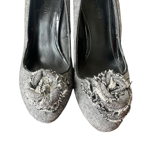 Le Chateau tweed platform heels gray black bouclé flower accent high heel 4” - Picture 10 of 12